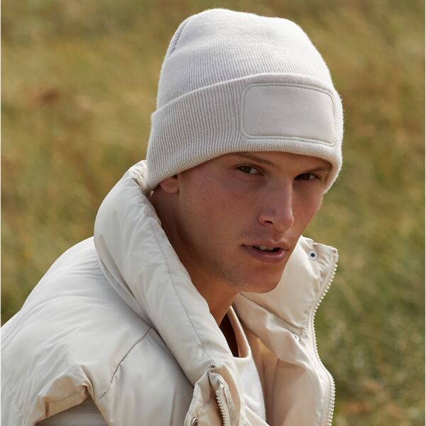 Wintermütze mit Patch Miniaturansicht